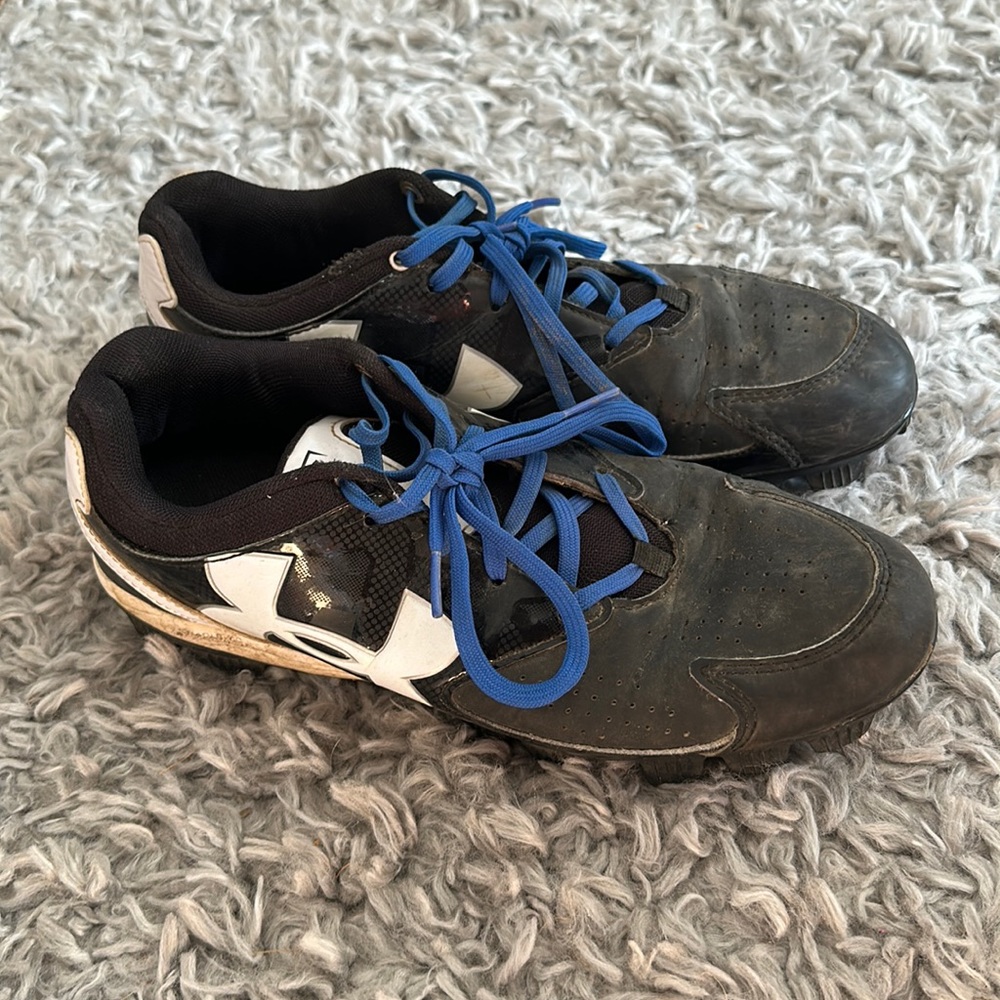 Softball cleats